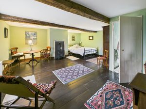 Bedroom- click for photo gallery